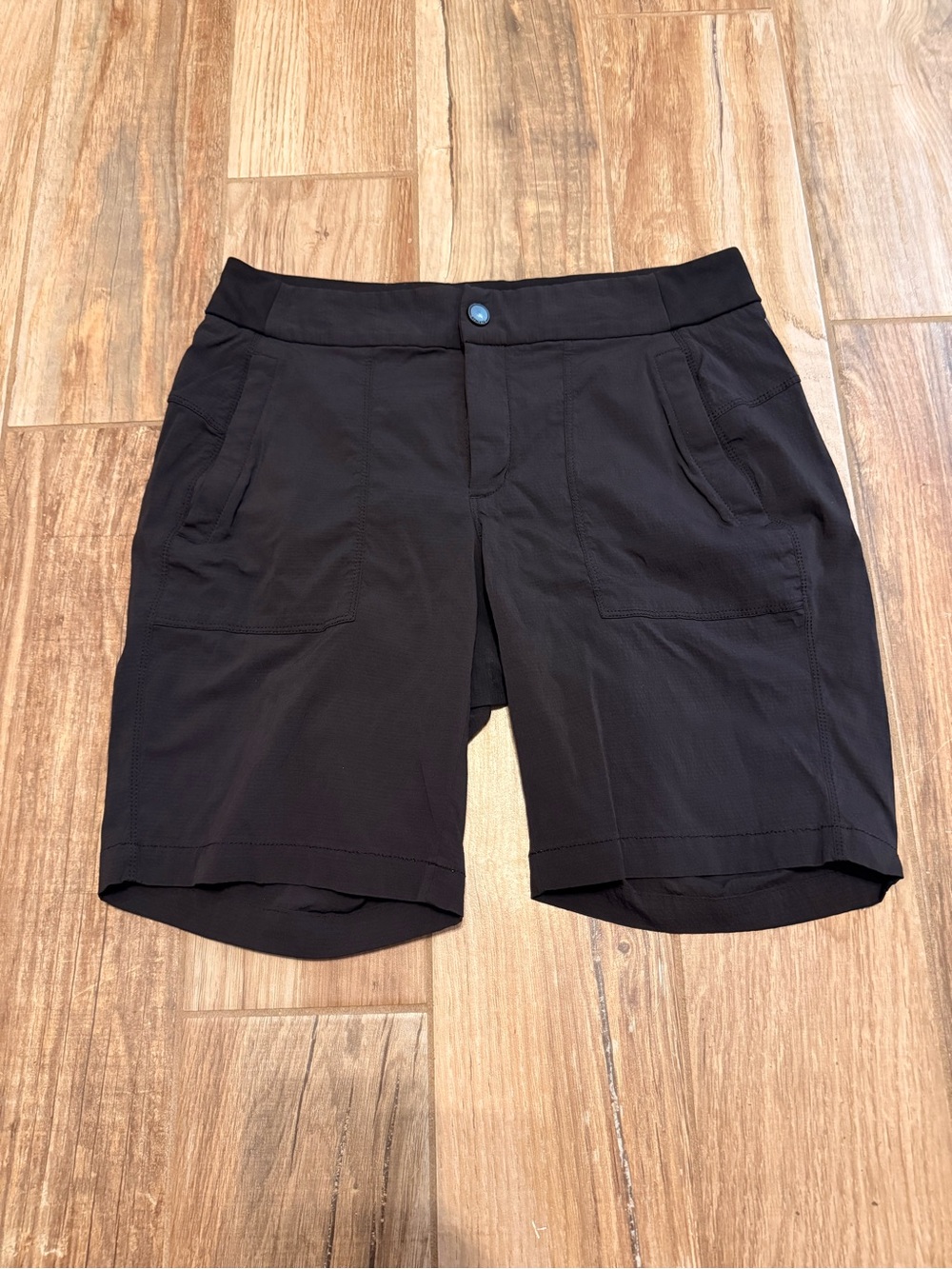Athleta Trekkie Bermuda 2.0 Shorts - Picture 2 of 4